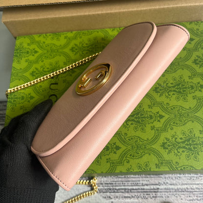 SAC BANDOULIÈRE BLONDIE 21 EN CUIR DE VEAU ROSE CLAIR, QUINCAILLERIE DORÉE