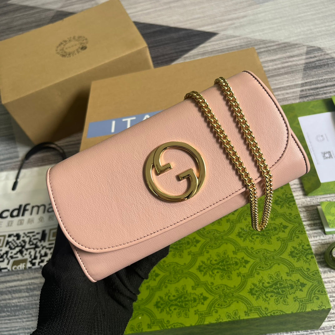 SAC BANDOULIÈRE BLONDIE 21 EN CUIR DE VEAU ROSE CLAIR, QUINCAILLERIE DORÉE