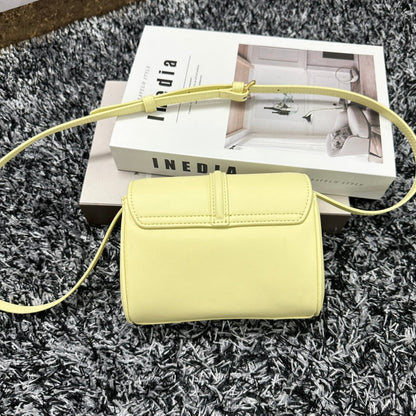 CLASSIC MINI 18 CUIR DE VEAU JAUNE PASTEL
