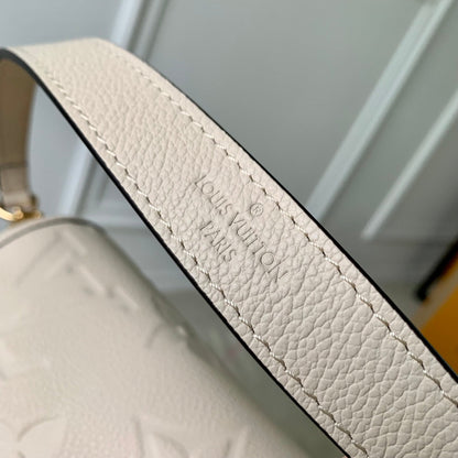 ダイアン 24 クリーム モノグラム アンプラント レザー
