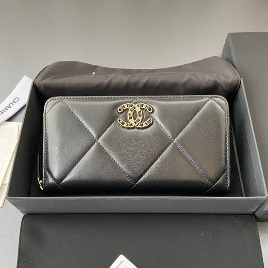 Portefeuille zippé CC 19 19,5 cm en cuir de veau noir et finitions dorées