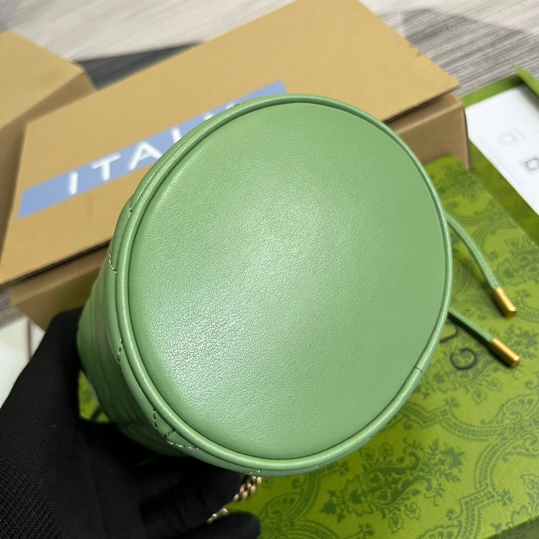 SAC SEAU GG MARMONT 17 EN CUIR DE VEAU VERT CLAIR