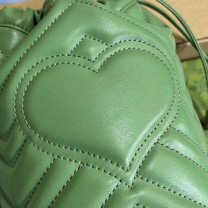 SAC SEAU GG MARMONT 17 EN CUIR DE VEAU VERT CLAIR