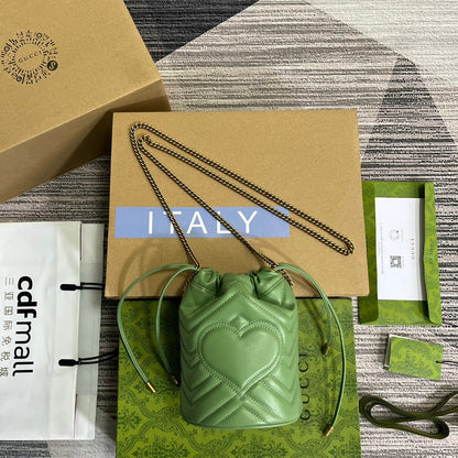 SAC SEAU GG MARMONT 17 EN CUIR DE VEAU VERT CLAIR
