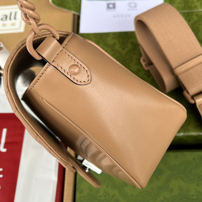 SAC À BANDOULIÈRE MATELASSÉ MARMONT 18 EN CUIR DE VEAU MARRON CIDRE