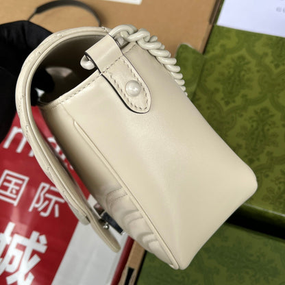 SAC À BANDOULIÈRE MATELASSÉ MARMONT 18 EN CUIR DE VEAU BLANC