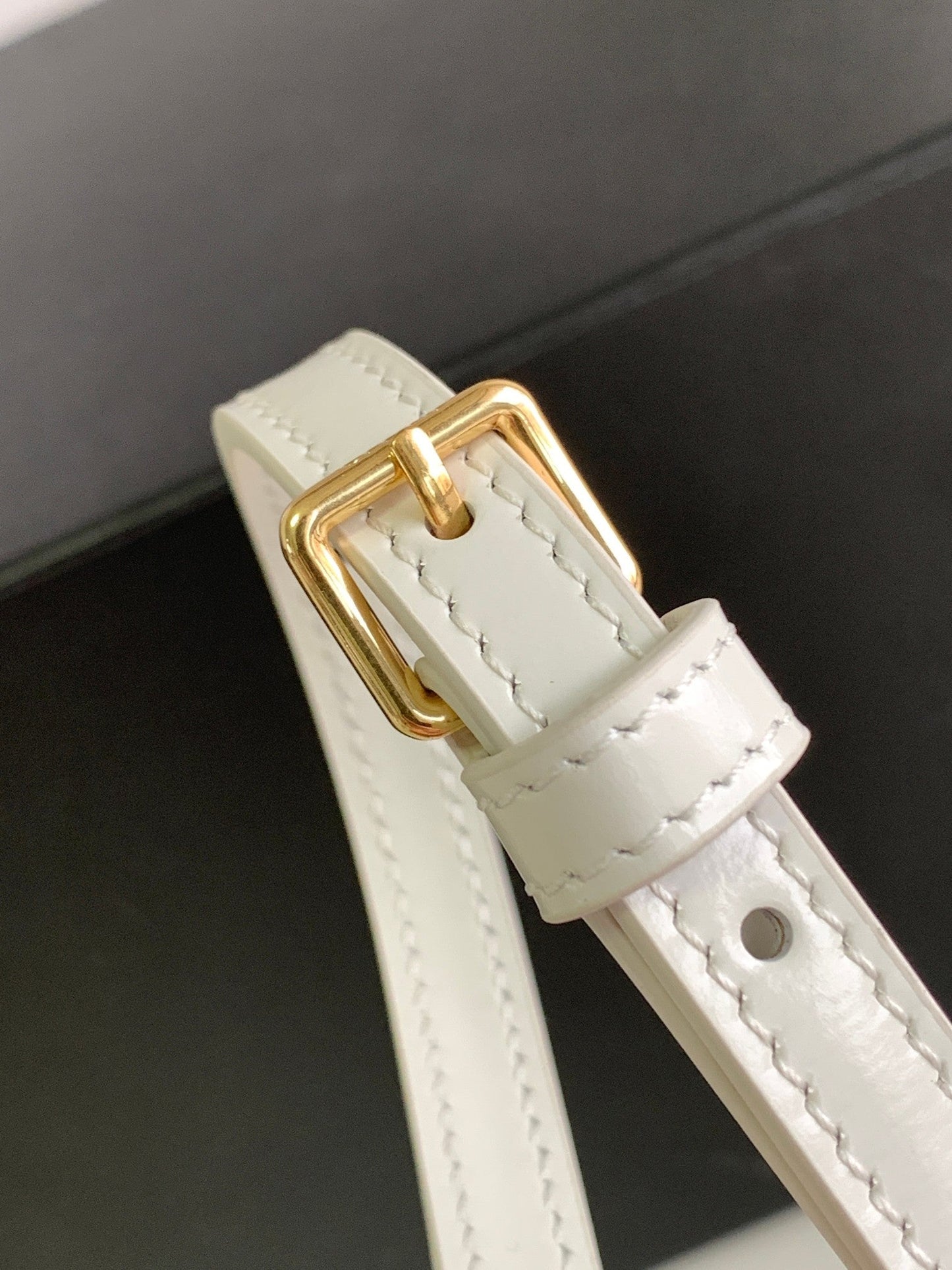 クロック 18 グロッシーカーフスキン ホワイト