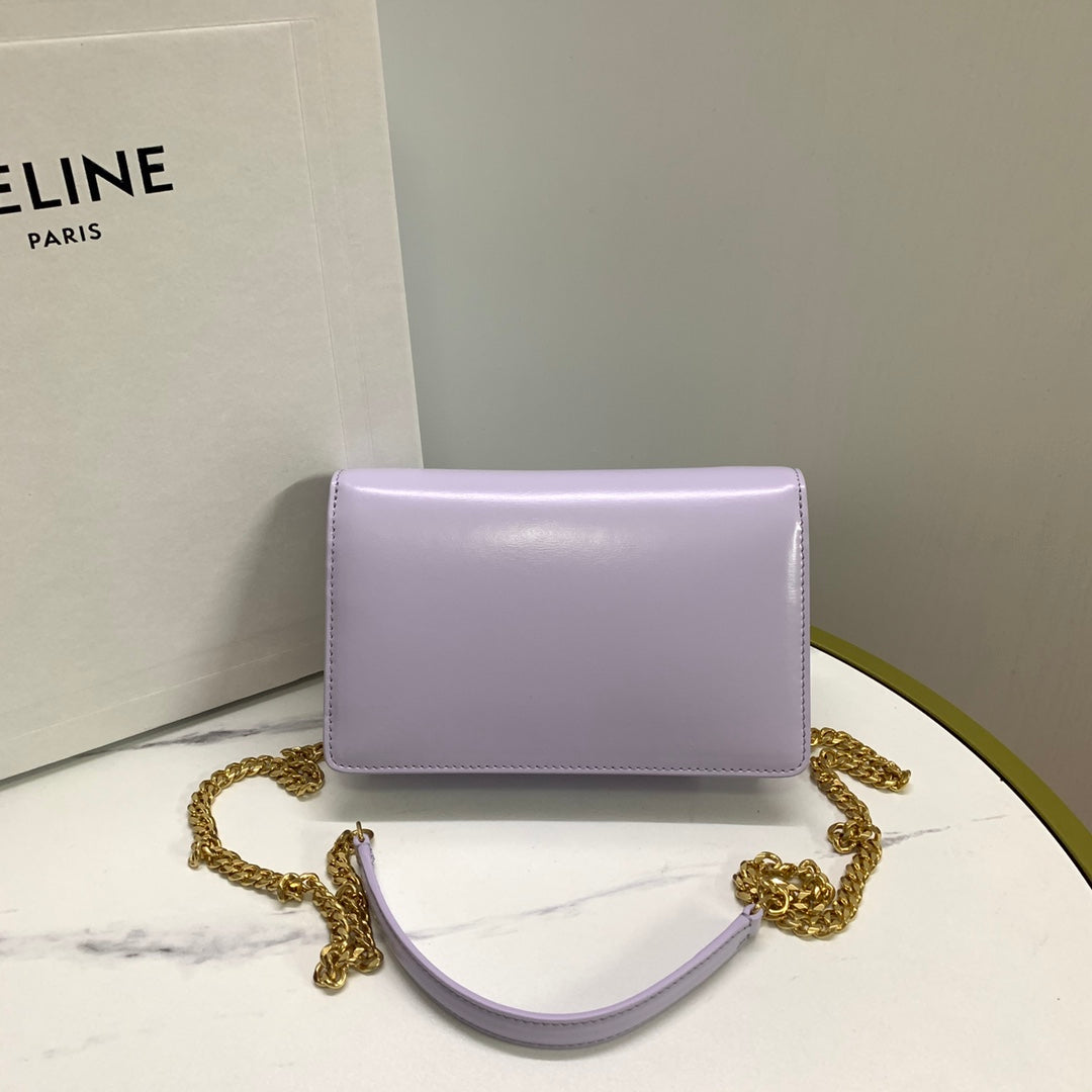 Portefeuille sur chaîne Margo 19 en cuir de veau lisse lilas clair, finitions dorées