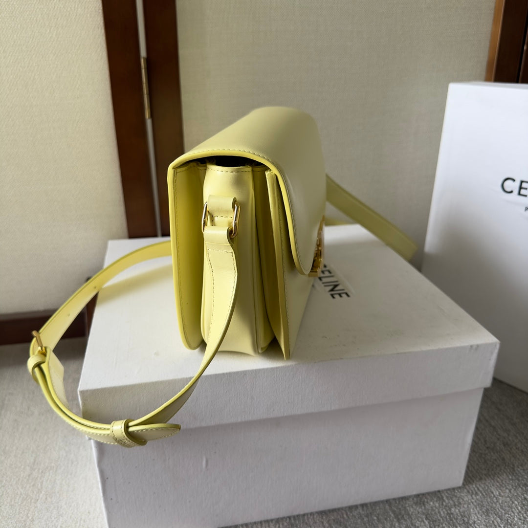 classique triomphe 22 lime calfskin gold hardware