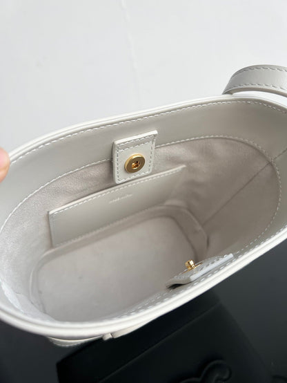 SAC SEAU CUIR TRIPHOME 19 EN CUIR DE VEAU LISSE BLANC