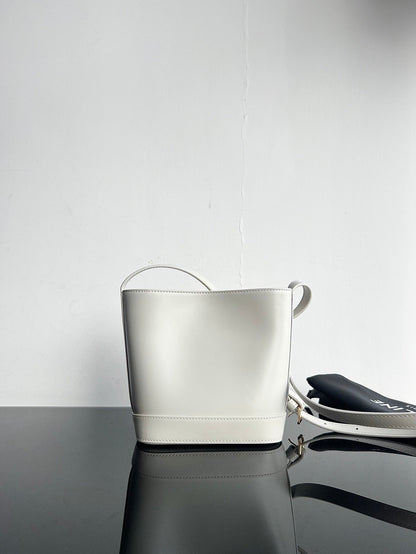 SAC SEAU CUIR TRIPHOME 19 EN CUIR DE VEAU LISSE BLANC