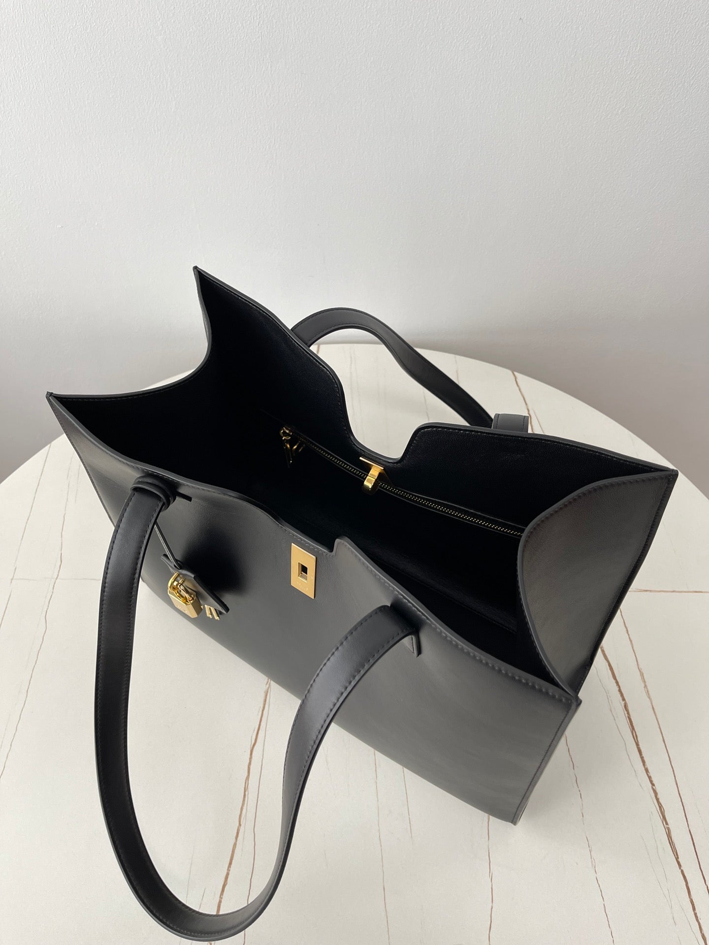 cabas 16 37cm cuir de veau noir