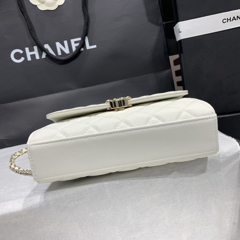 23P フラップバッグ 19cm ホワイトキャビアゴールド金具
