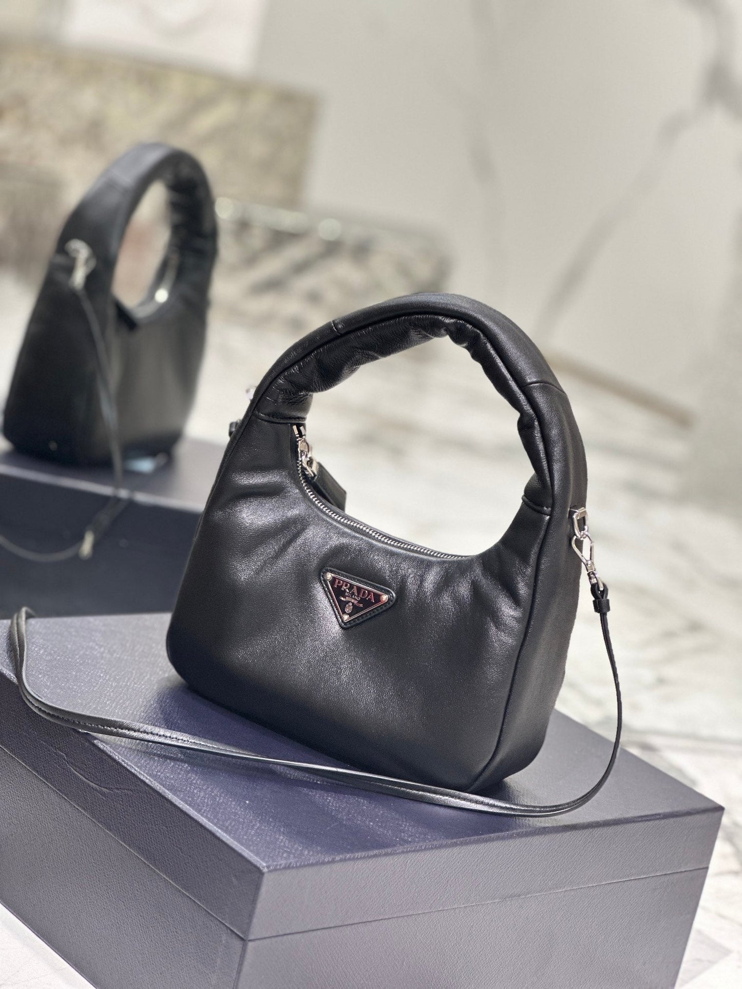 SAC HOBO 21 EN CUIR D'AGNEAU SOUPLE NOIR