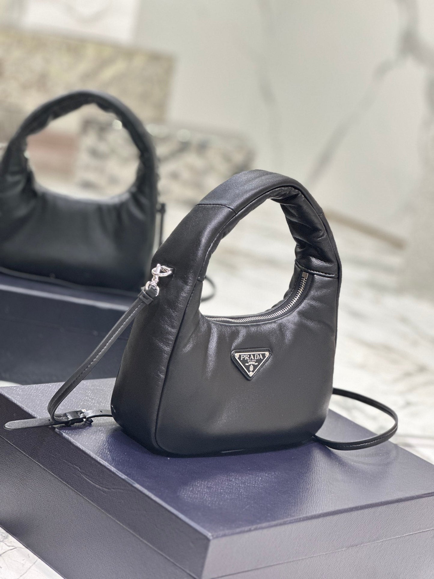 SAC HOBO 21 EN CUIR D'AGNEAU SOUPLE NOIR