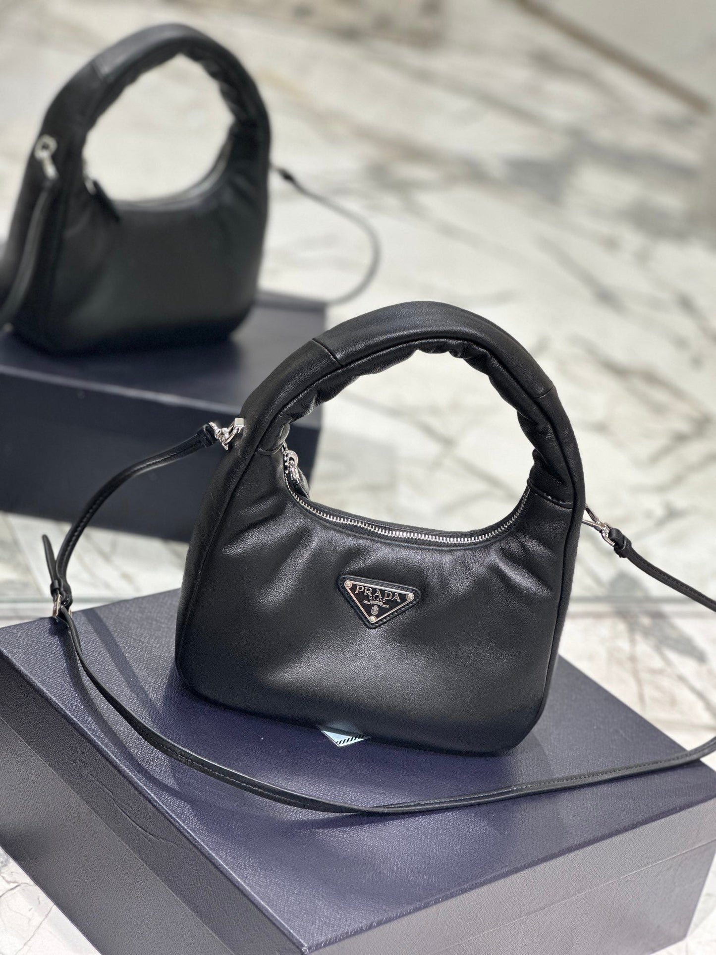 SAC HOBO 21 EN CUIR D'AGNEAU SOUPLE NOIR