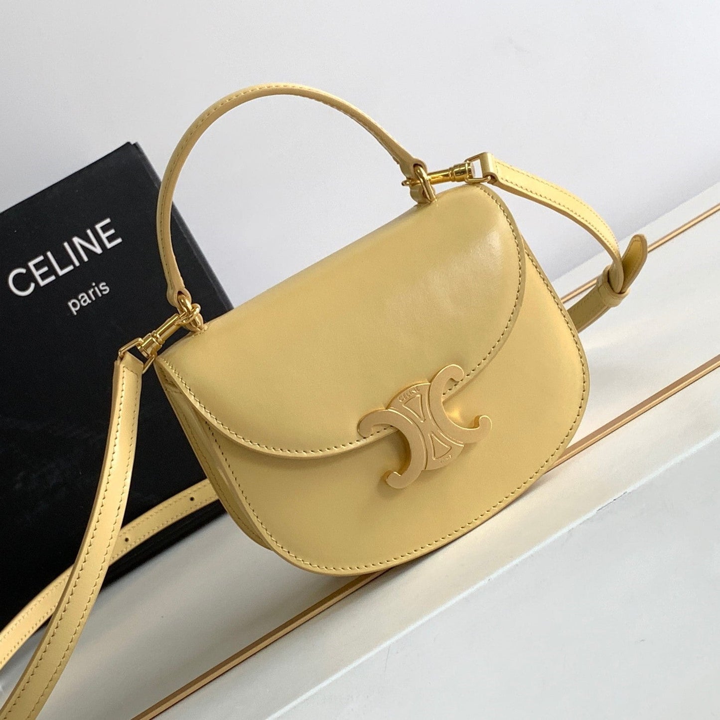 BESACE CHAÎNE ADOLESCENT TRIOMPHE 15,5 CM CUIR DE VEAU JAUNE
