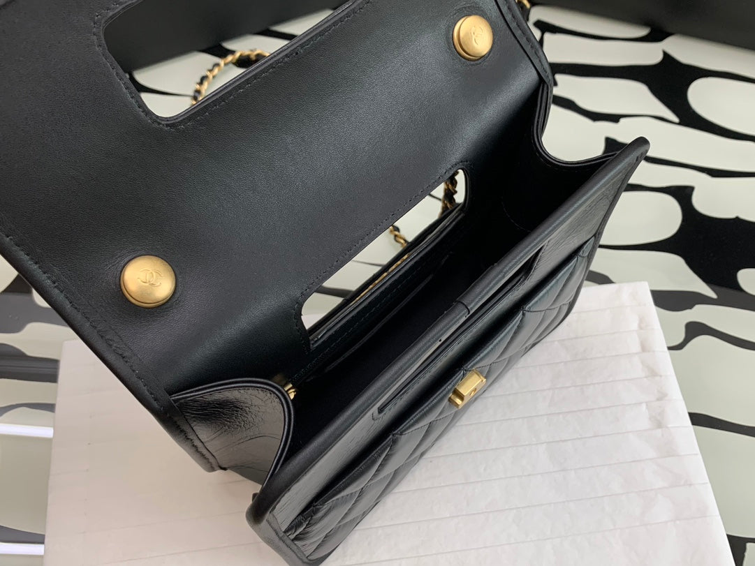 Sac à rabat matelassé CC Mini Graphic Catch en cuir d'agneau noir