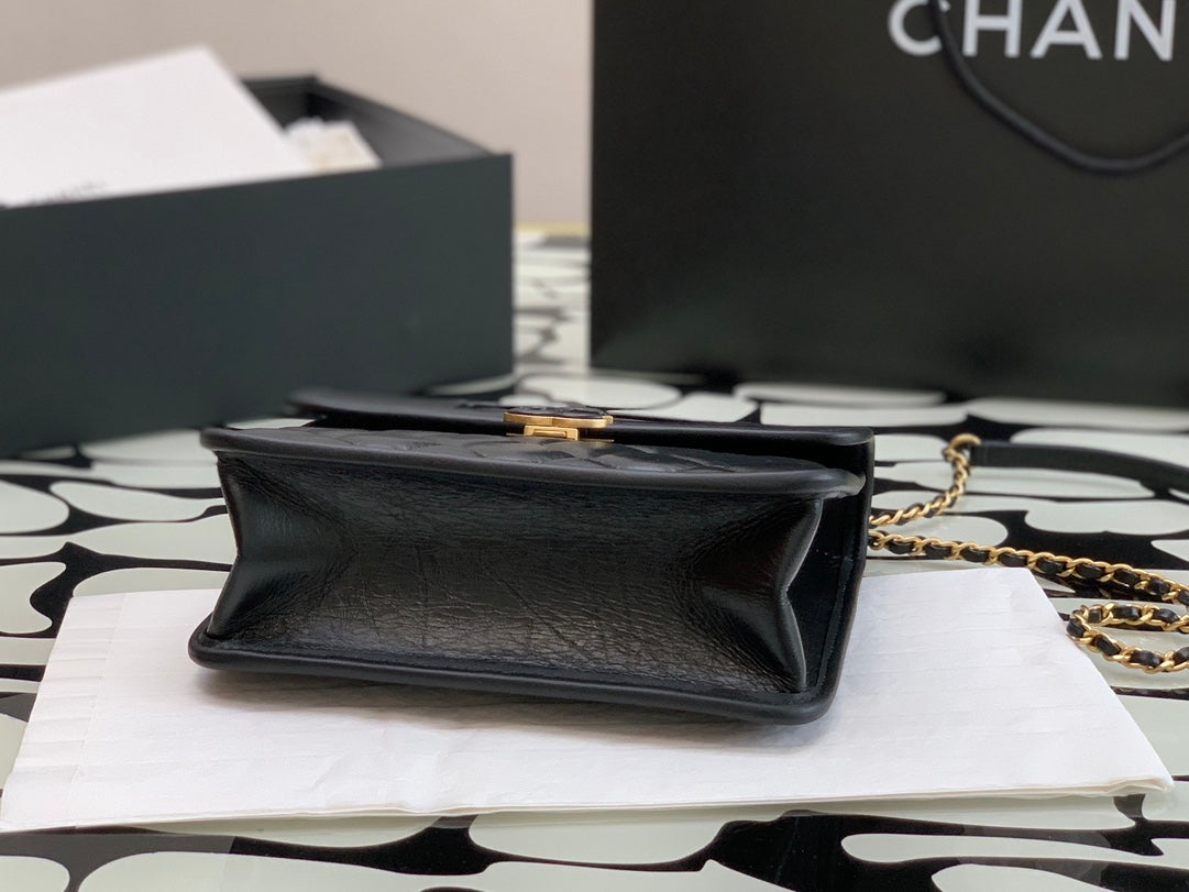 Sac à rabat matelassé CC Mini Graphic Catch en cuir d'agneau noir