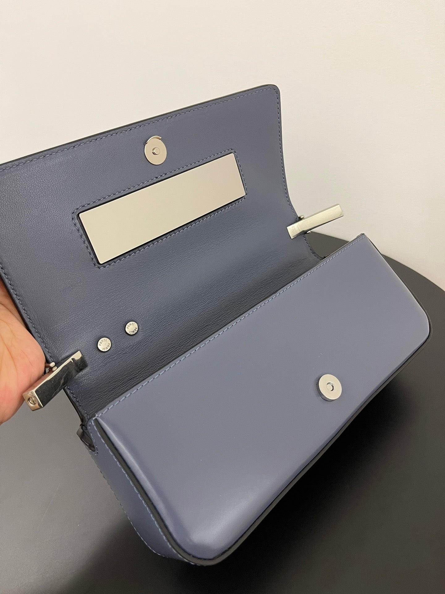 フェンディ ミニ ファースト サイト 23 バッグ（インディゴブルー カーフスキン、シルバー金具）