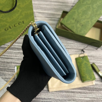 Mini sac bandoulière Blondie Interlock 12 en cuir de veau bleu ciel avec chaîne dorée
