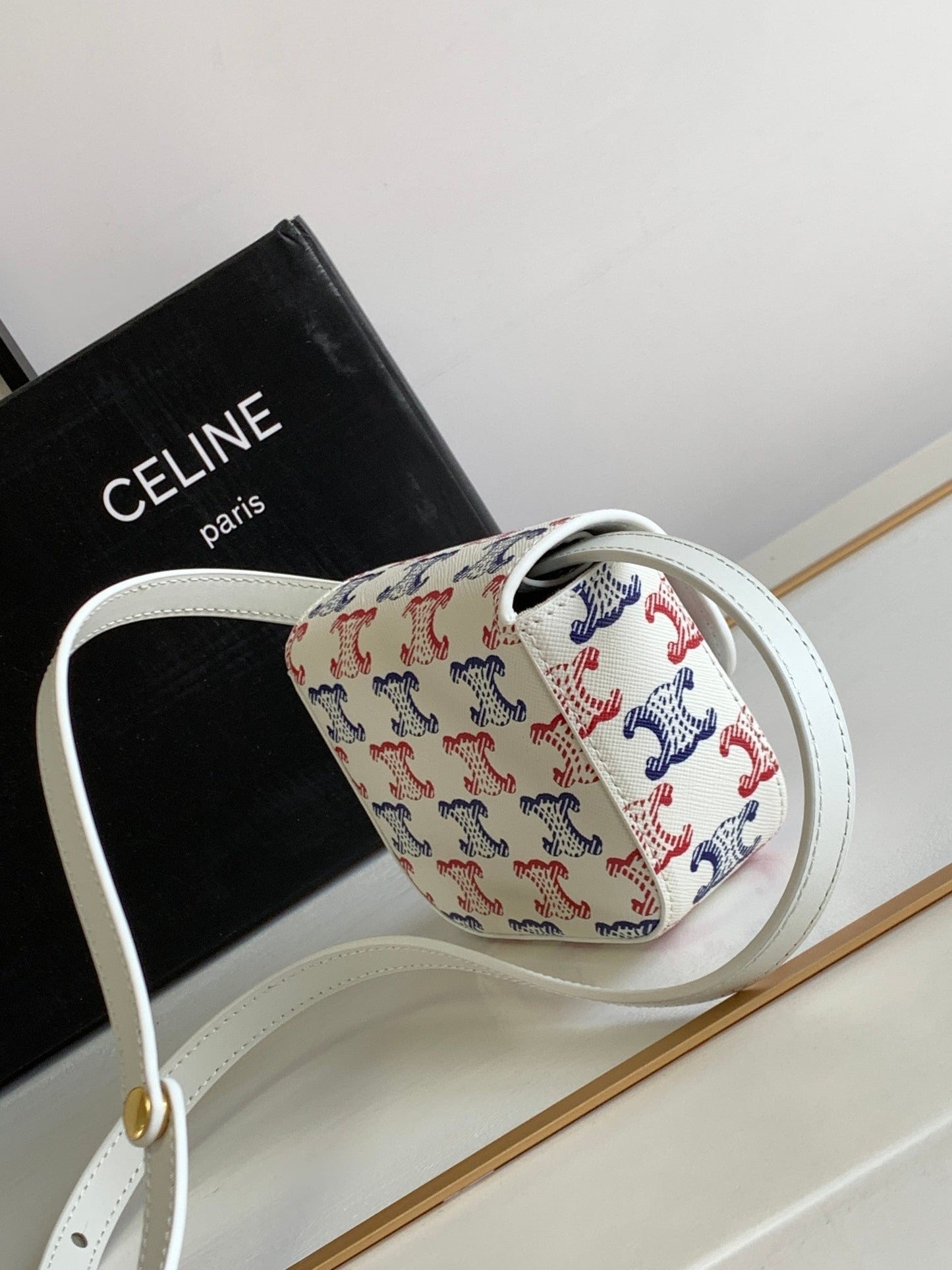 CUIR DE VACHE COLORÉ TRIPHOME 11