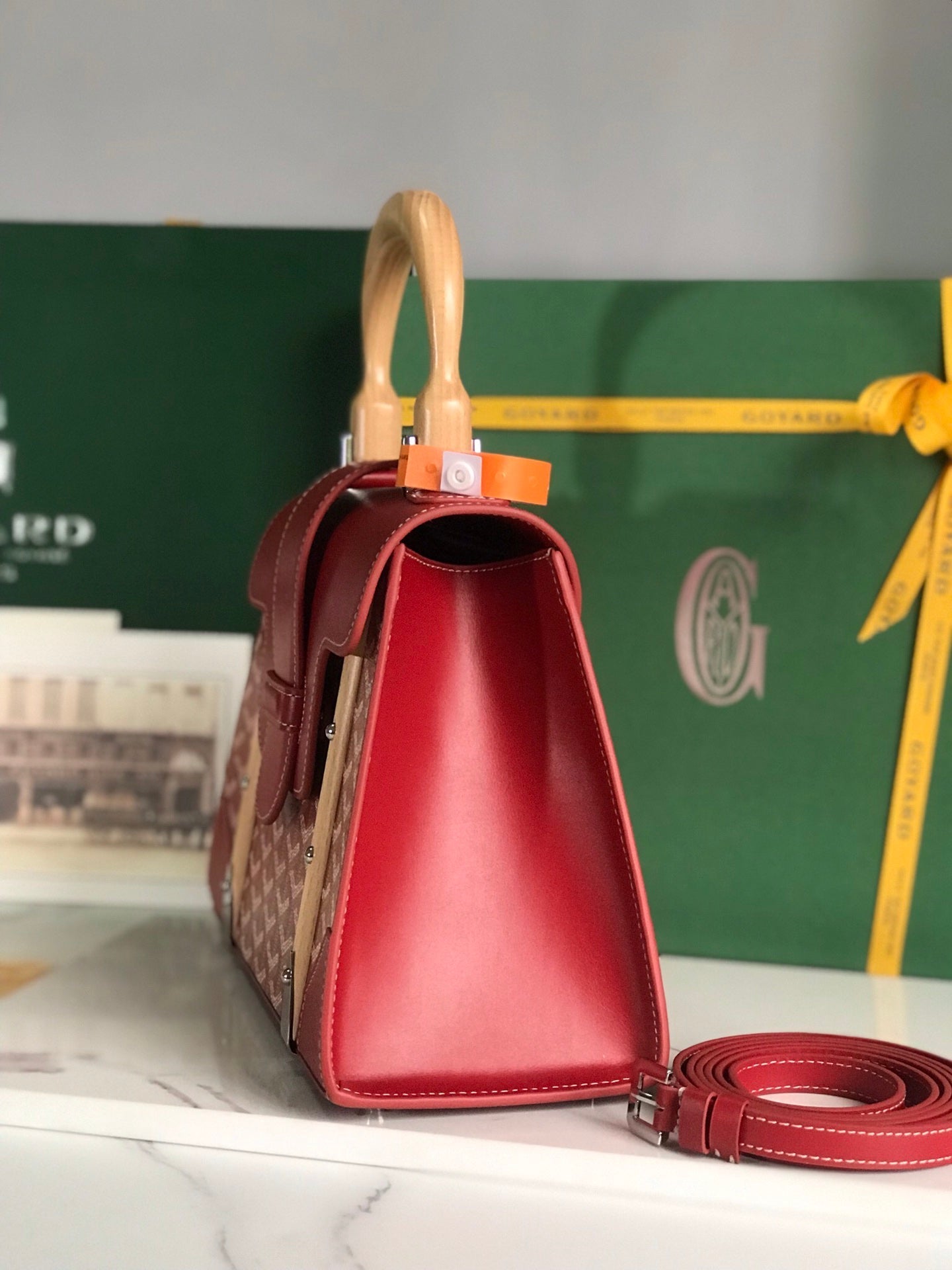 SAC SAÏGON PM 28 EN TOILE GOYARDINE ROUGE PERSAN ET CUIR DE VEAU