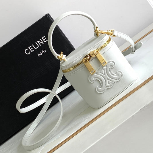 MINI TROUSSE DE VANITY TRIOMPHE EN CUIR DE VEAU BLANC