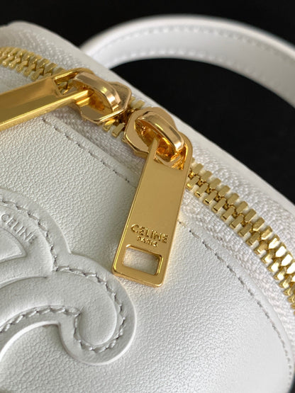 MINI TROUSSE DE VANITY TRIOMPHE EN CUIR DE VEAU BLANC