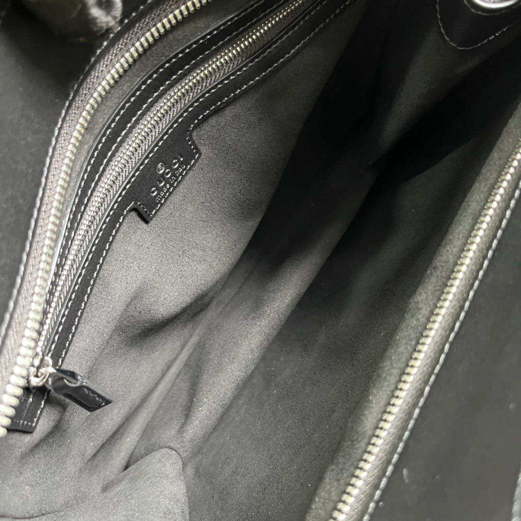Petit sac cabas GG 28 en cuir de veau noir