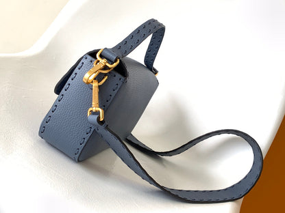 Sac Fend Baguette 27 en cuir de veau bleu GHW 