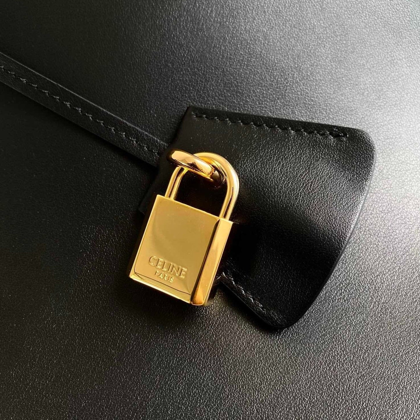 CABAS TRIOMPHE 37 NOIR EN CUIR DE VEAU LISSE