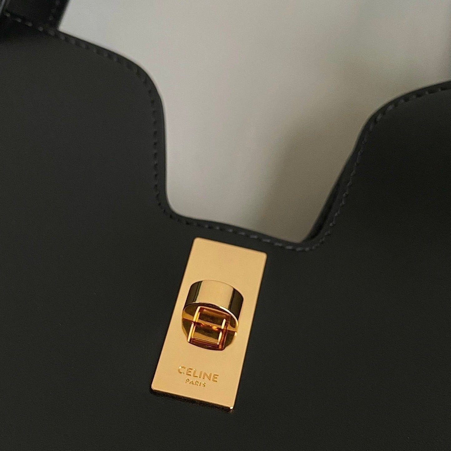 CABAS TRIOMPHE 37 NOIR EN CUIR DE VEAU LISSE