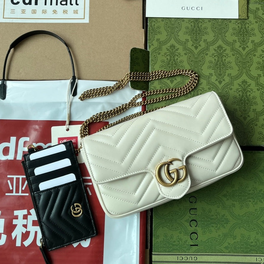 GGマーモント 21cm ホワイトカーフスキン ゴールド金具