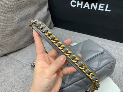 19 フラップバッグ 26 ダークグレー ゴートスキン シルバー金具
