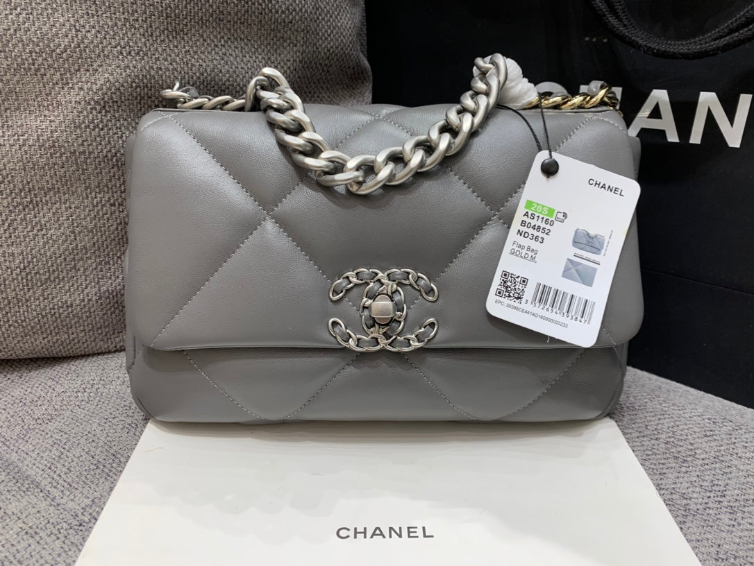 19 フラップバッグ 26 ダークグレー ゴートスキン シルバー金具