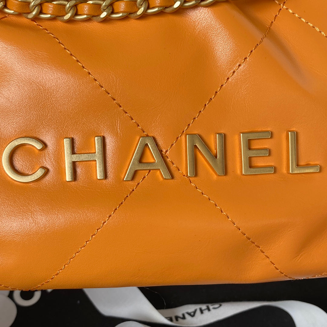 Sac Hobo 22 CC 24S 20 cm en cuir d'agneau orange