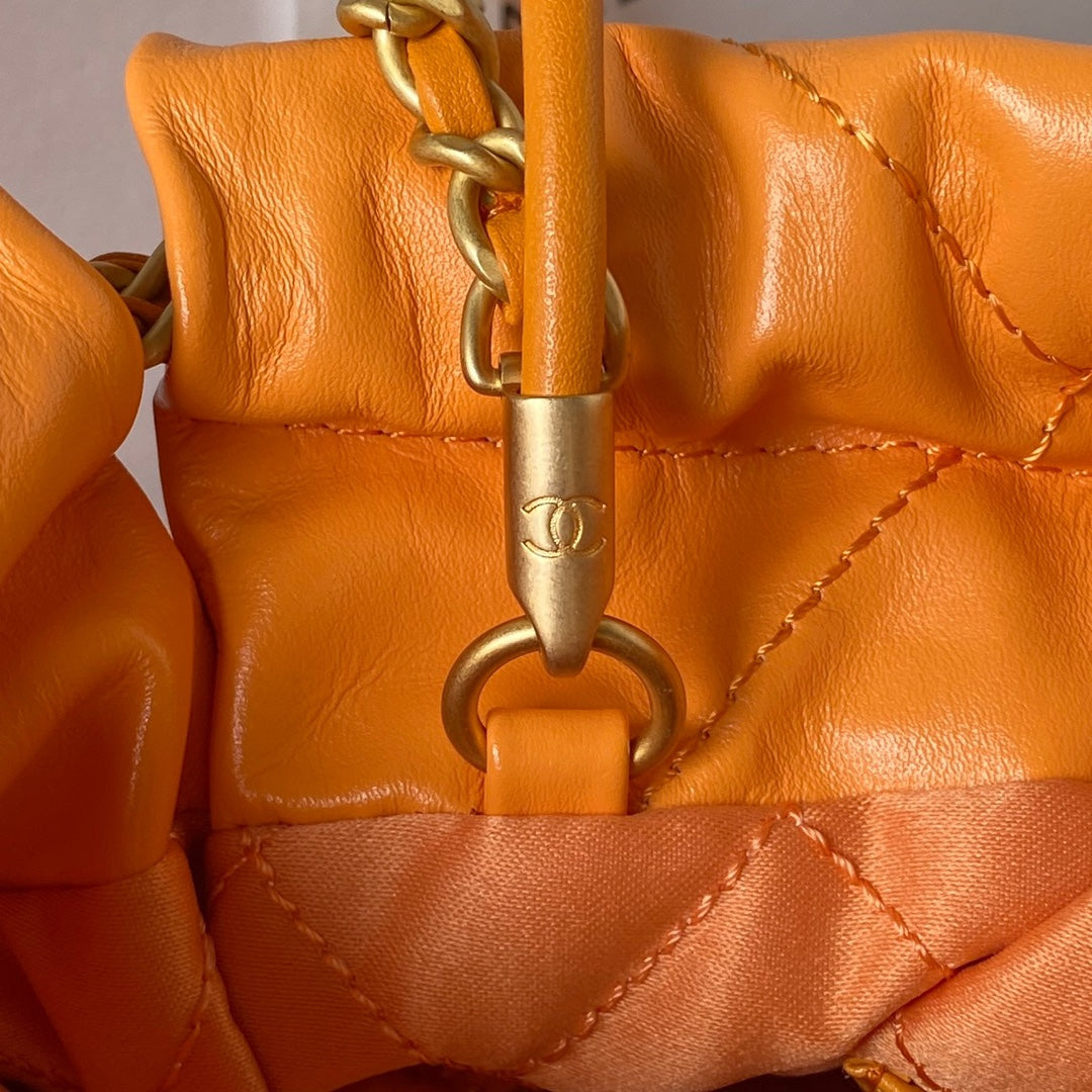 Sac Hobo 22 CC 24S 20 cm en cuir d'agneau orange