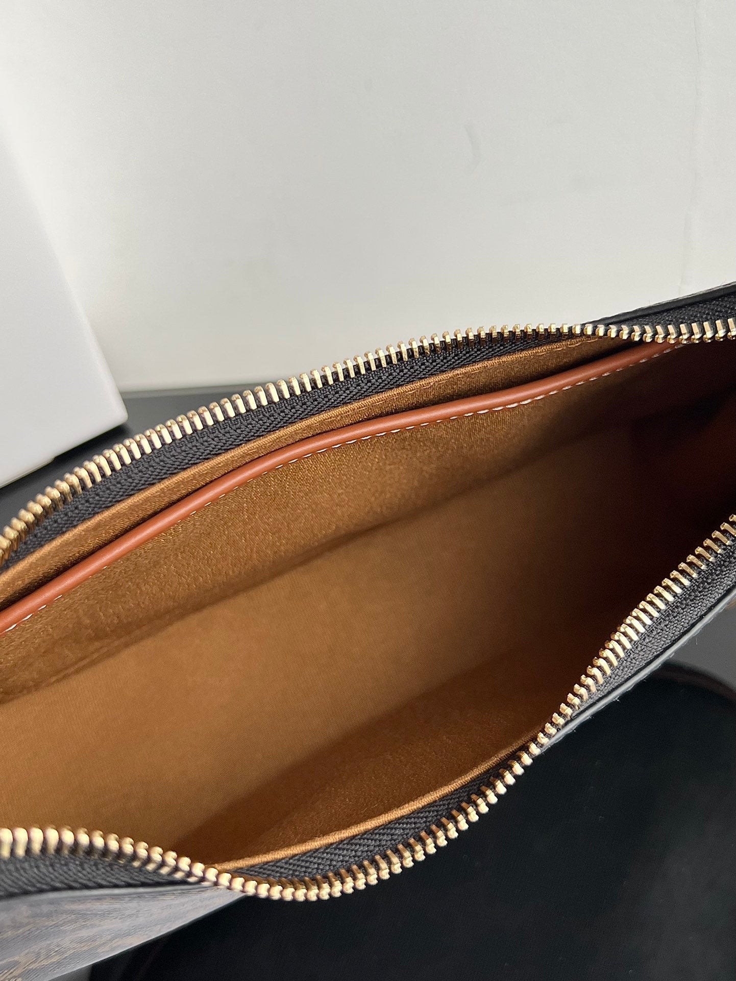 TRIPHOME 23 CUIR DE VACHE TAN CARO