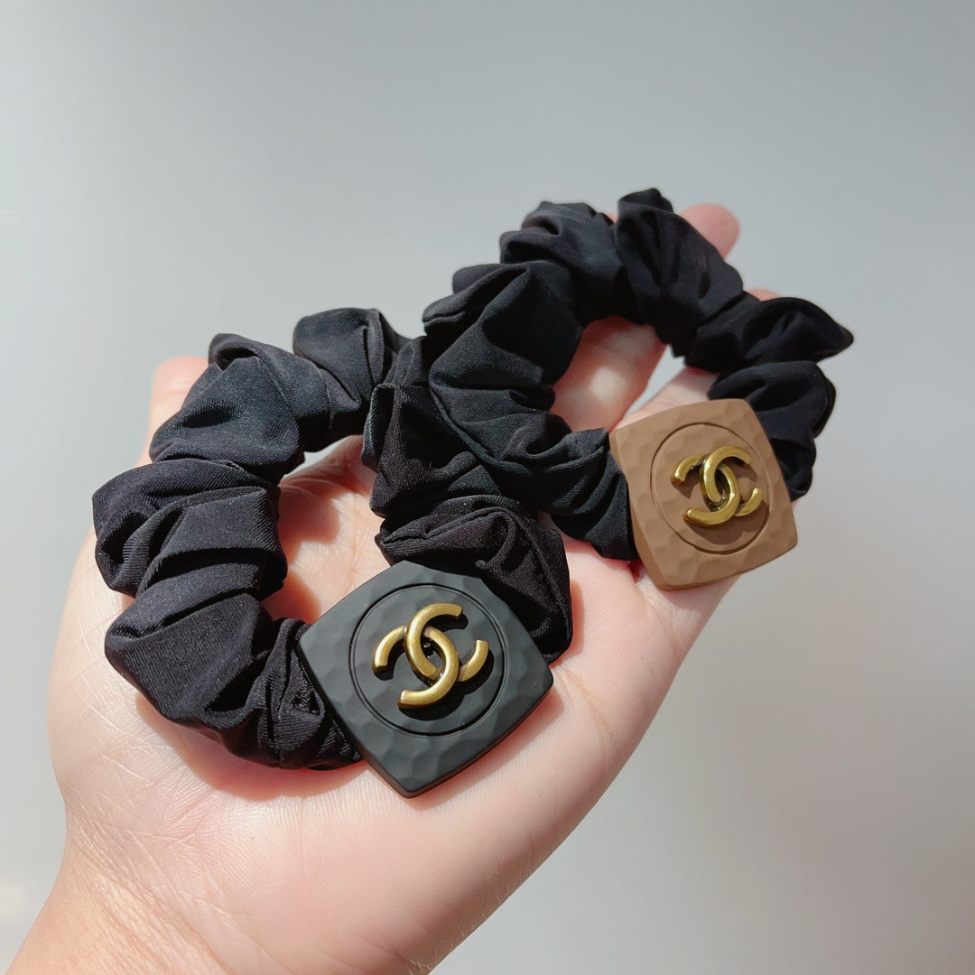 Chouchou en tissu froissé noir 875869