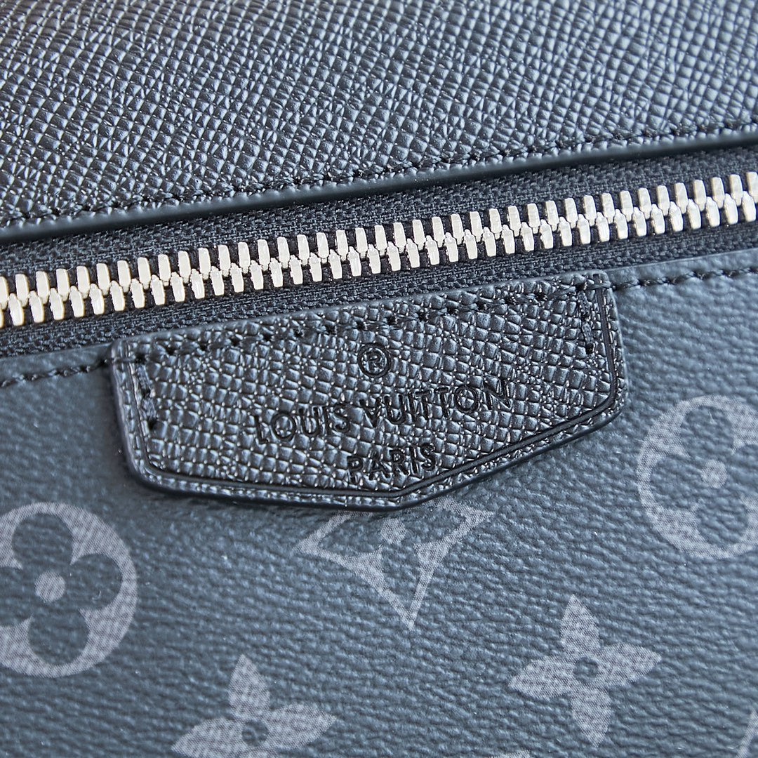 Sac messager d'extérieur 26 pouces en cuir Taiga noir mélangé et toile Monogram Eclipse