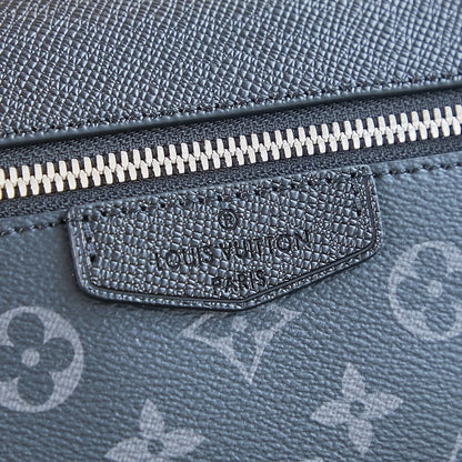 Sac messager d'extérieur 26 pouces en cuir Taiga noir mélangé et toile Monogram Eclipse