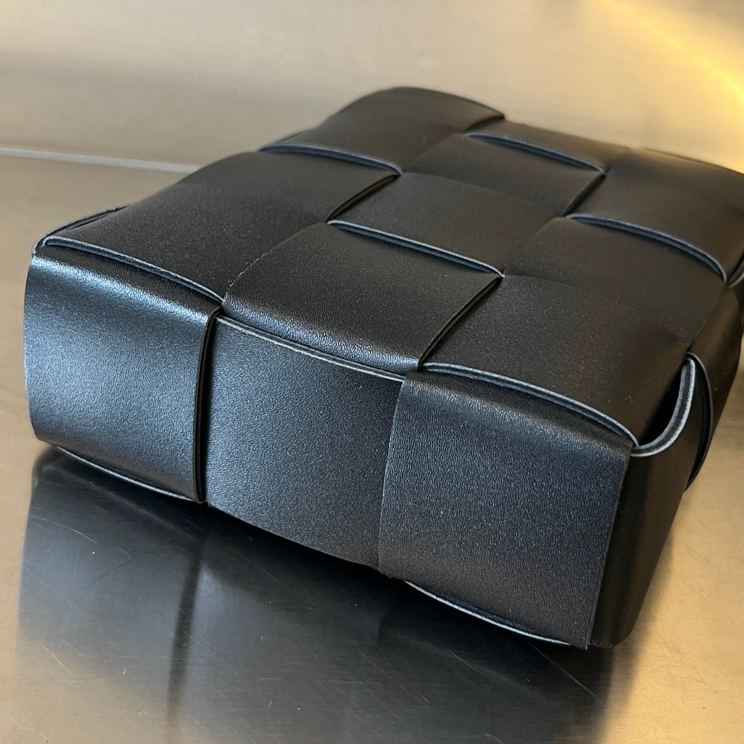 SAC POUR TÉLÉPHONE 18 EN CUIR D'AGNEAU NOIR