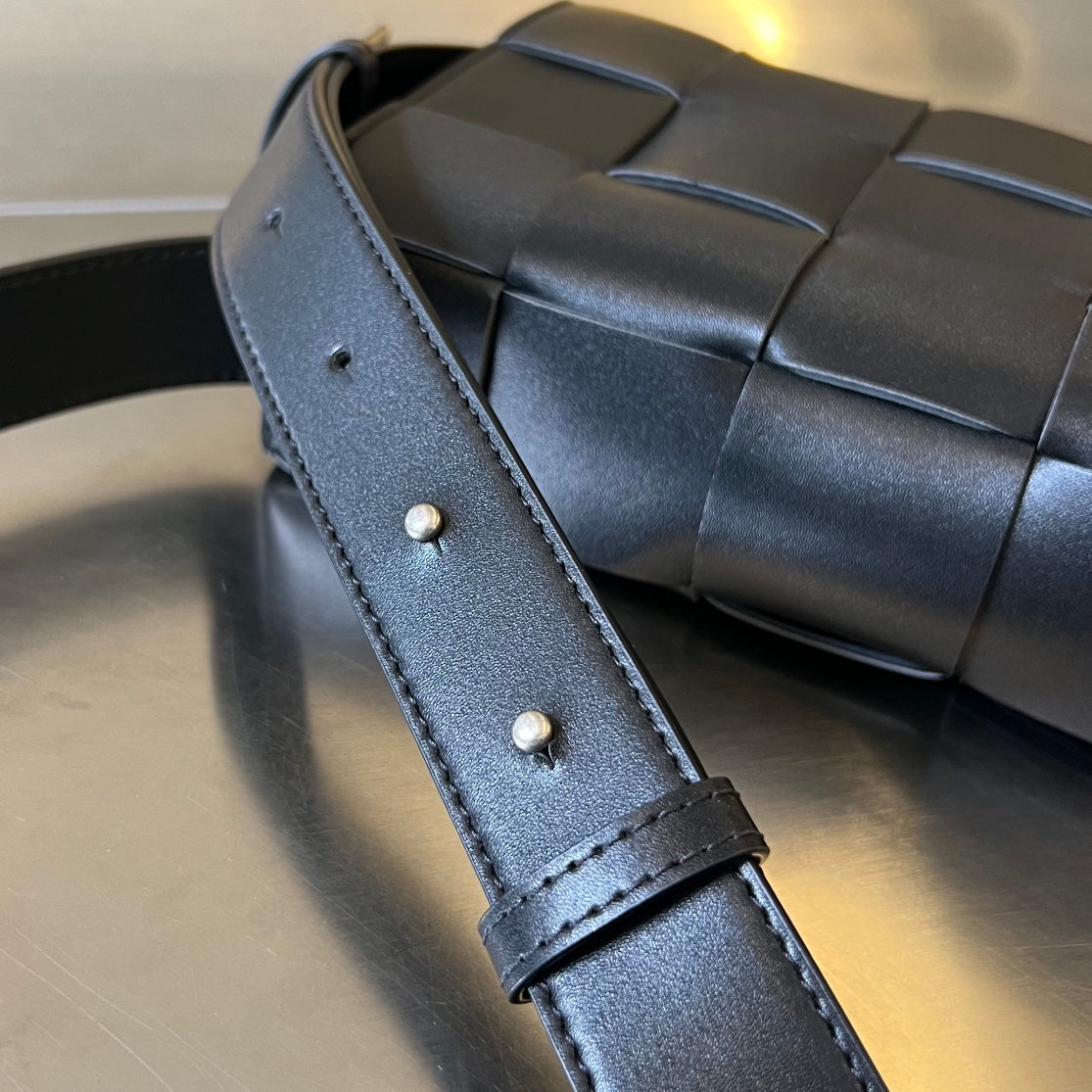 SAC POUR TÉLÉPHONE 18 EN CUIR D'AGNEAU NOIR