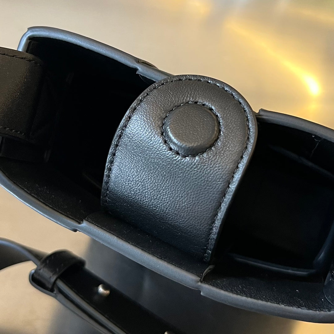 SAC POUR TÉLÉPHONE 18 EN CUIR D'AGNEAU NOIR