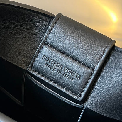 SAC POUR TÉLÉPHONE 18 EN CUIR D'AGNEAU NOIR