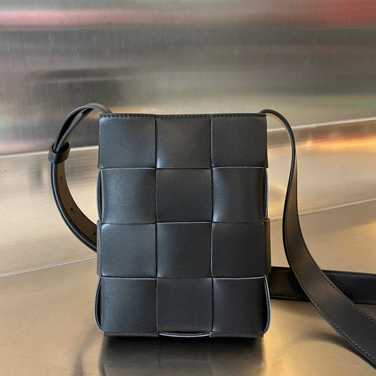 SAC POUR TÉLÉPHONE 18 EN CUIR D'AGNEAU NOIR