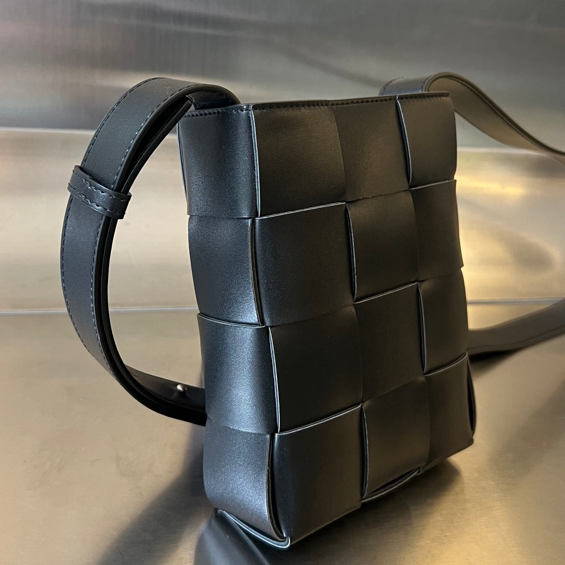 SAC POUR TÉLÉPHONE 18 EN CUIR D'AGNEAU NOIR