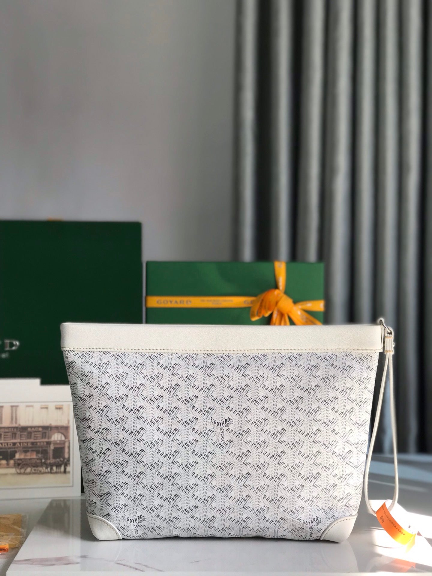CONTI POUCH 24 EN CUIR D'AGNEAU BLANC ET TOILE GOYARDINE