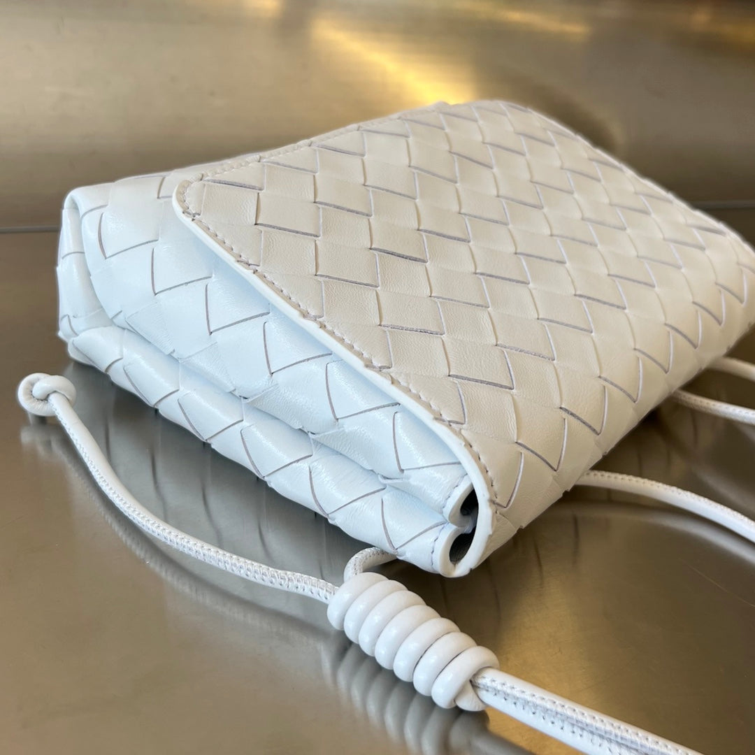 BV ミニ クロスボディバッグ 19cm ホワイト カーフスキン Ghw 
